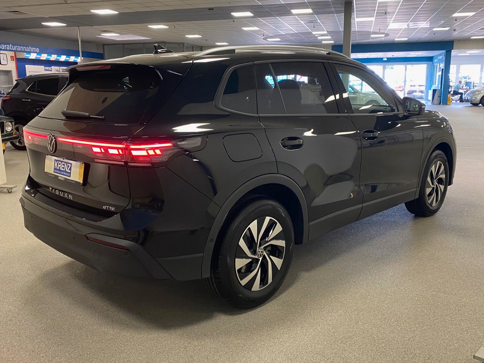 Fahrzeugabbildung Volkswagen Tiguan 1.5 eTSI OPF DSG +ACC+LED+NAVI+PARKASSIST