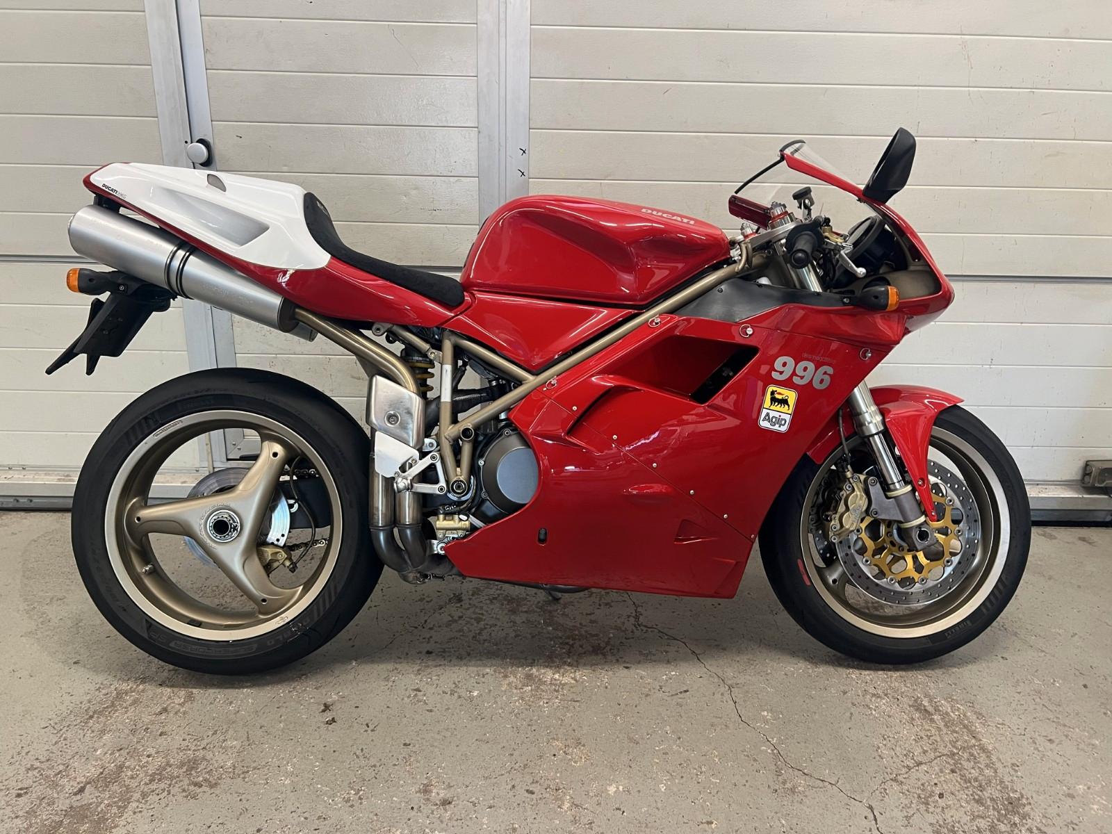 Ducati 996