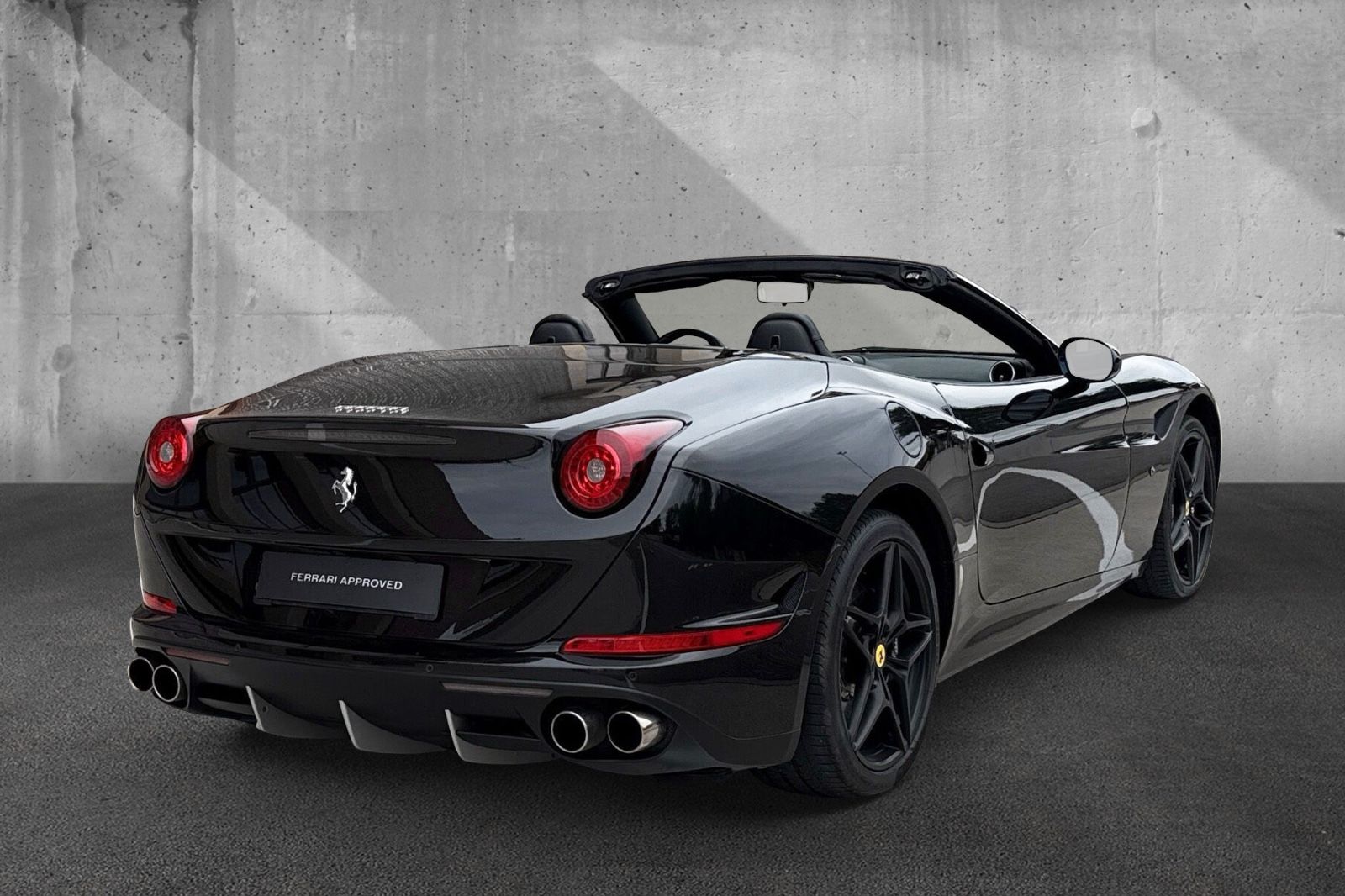 Fahrzeugabbildung Ferrari California T*All Black*