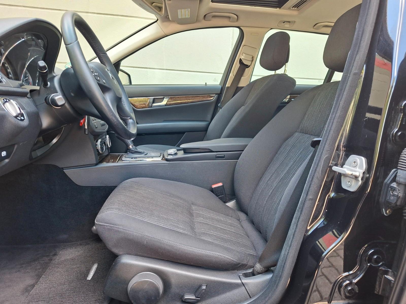 Mercedes-Benz C180 2009 — photo 15