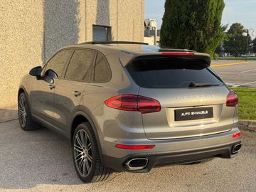 Porsche Cayenne - 11
