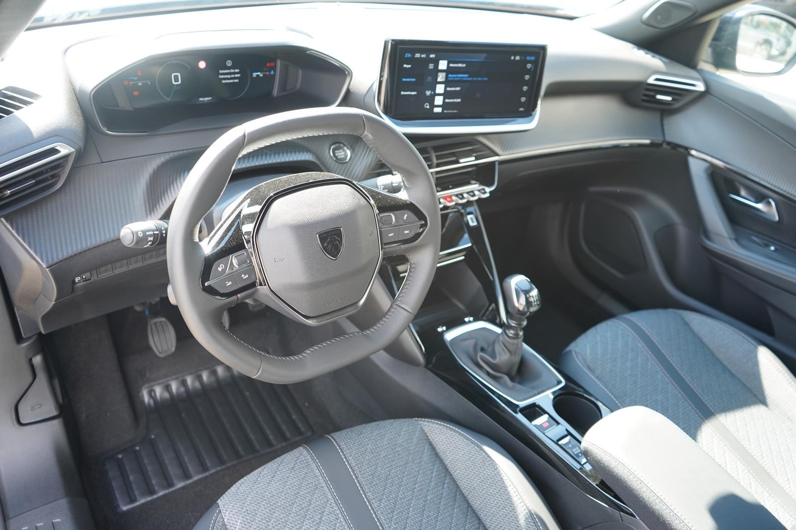 Peugeot 2008 1.2 PureTech LED Navi Tempomat