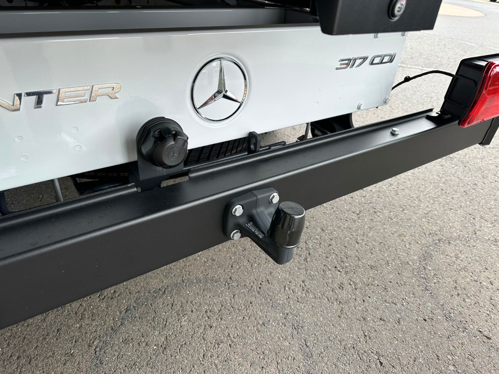 Fahrzeugabbildung Mercedes-Benz Sprinter 317 CDI 3665 9G DoKa AHK Klima