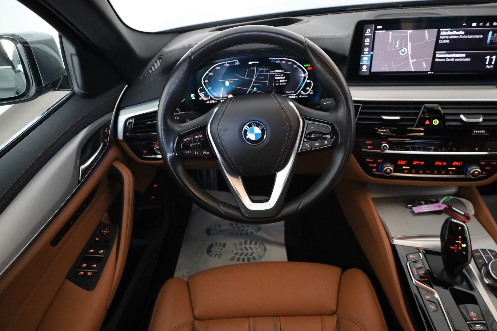 Fahrzeugabbildung BMW 530 e Luxury Line Lim.,Leder,Kamera,HUD,Panorama