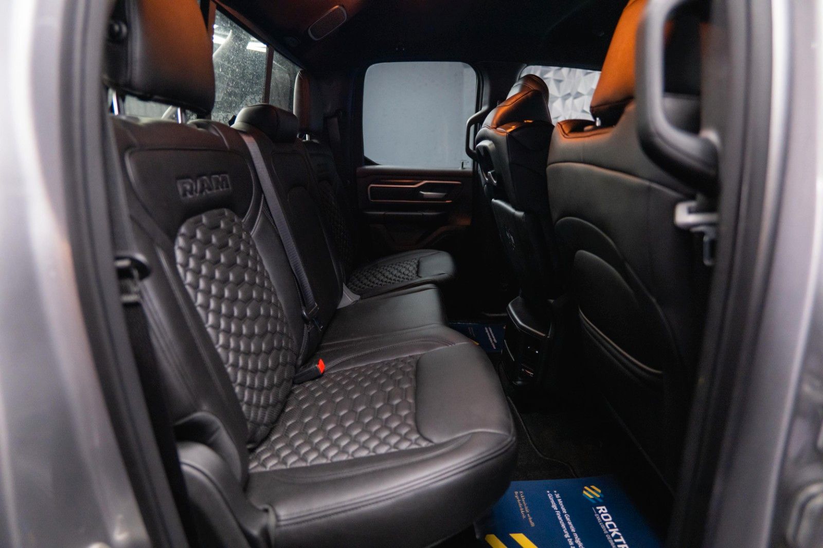 Fahrzeugabbildung Dodge RAM 5.7 V8 HEMI 4x4 OFFROAD Bodylift LONGBED LED