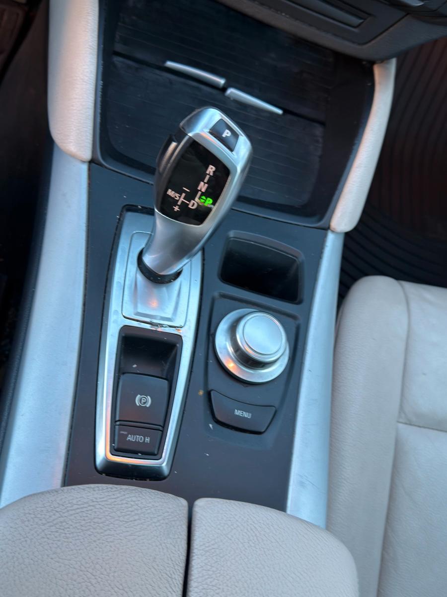 BMW X6 - XDRIVE35I -  306 CV - BVA - VOLANT EN CUIR