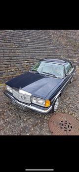 Mercedes-Benz Mercedes Benz 230 CE aus der 123ziger - Mercedes-Benz 230 in Köln
