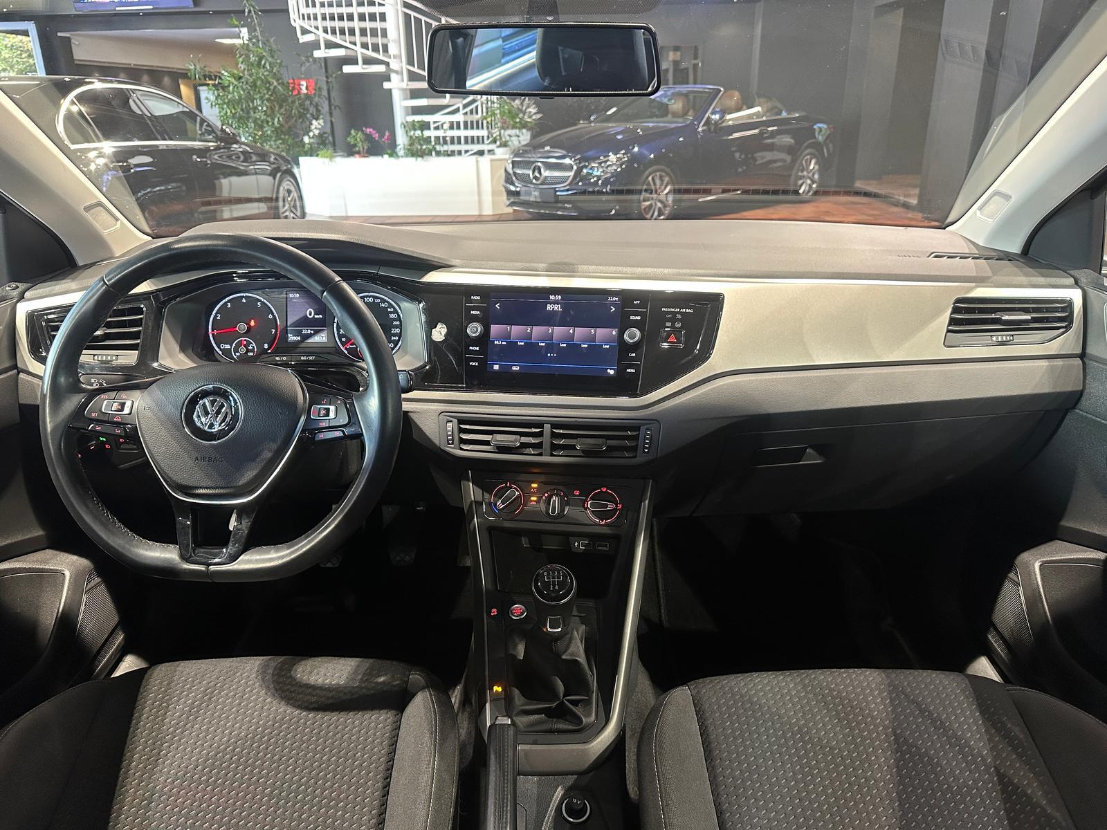 Volkswagen POLO COMFORTLINE KEYLESS TEMPOMAT PDC KAMERA NAV