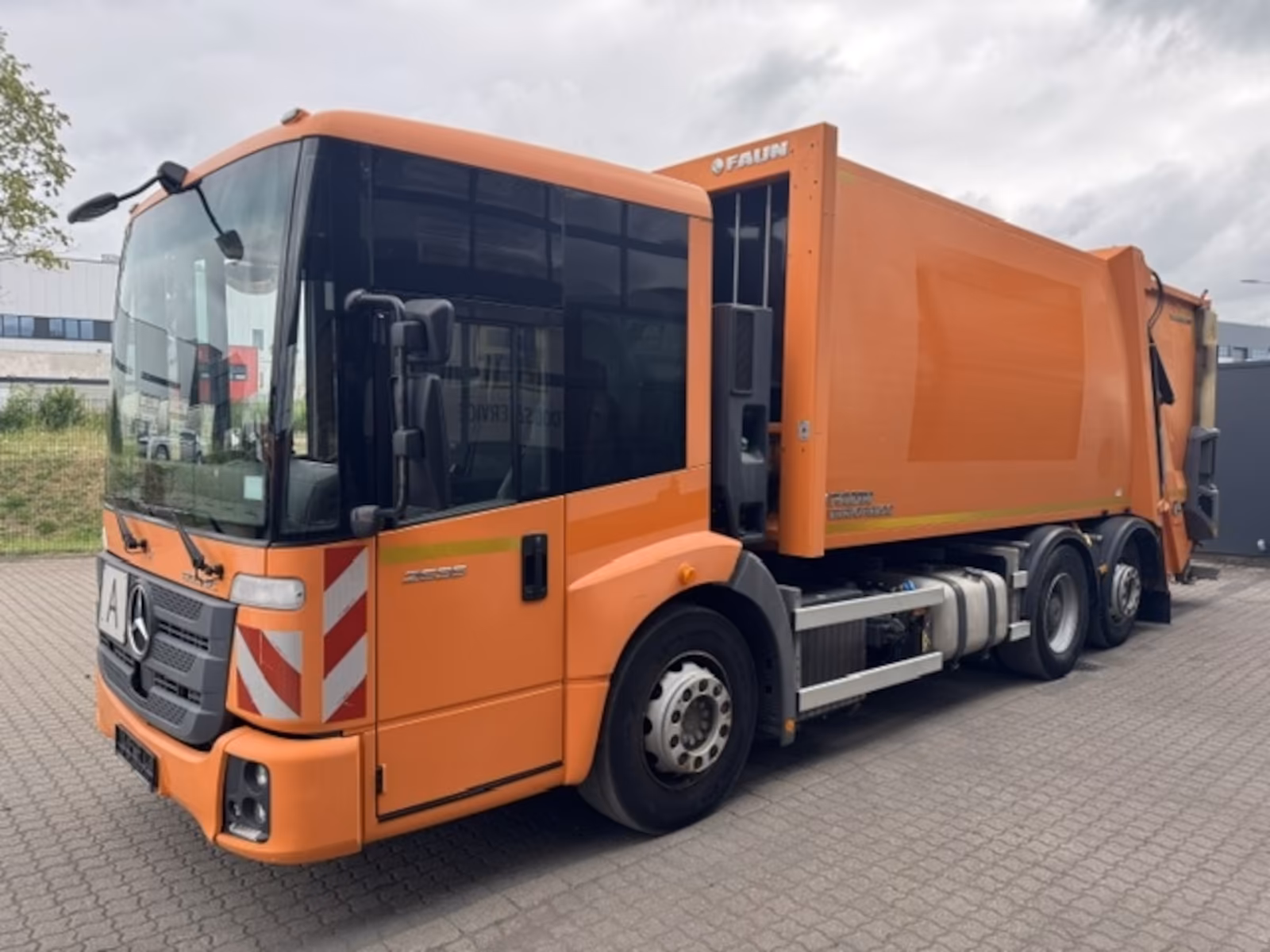 Mercedes-Benz 2635 6x2 Econic FaunVarioII/Zöller2301