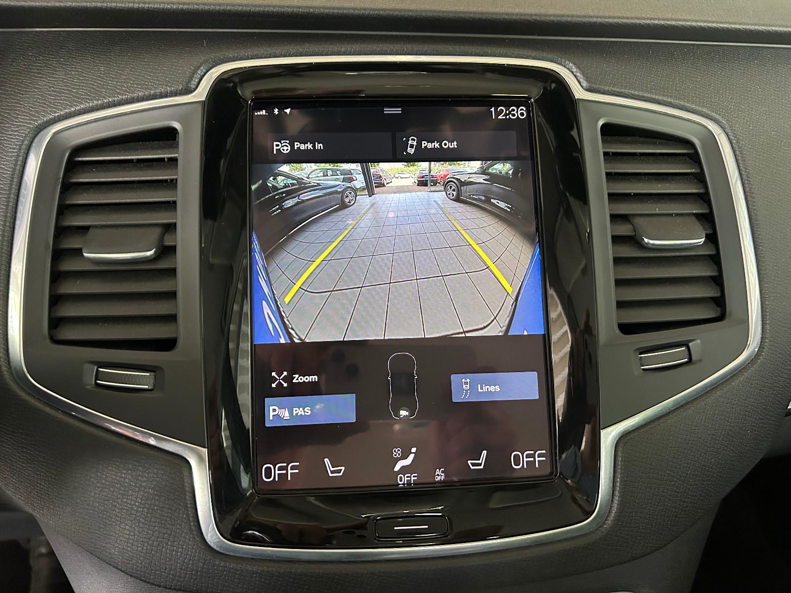 Volvo XC 90 Momentum 2WD//GARANTIE/LEDER/ALU/NAVI/PDC/