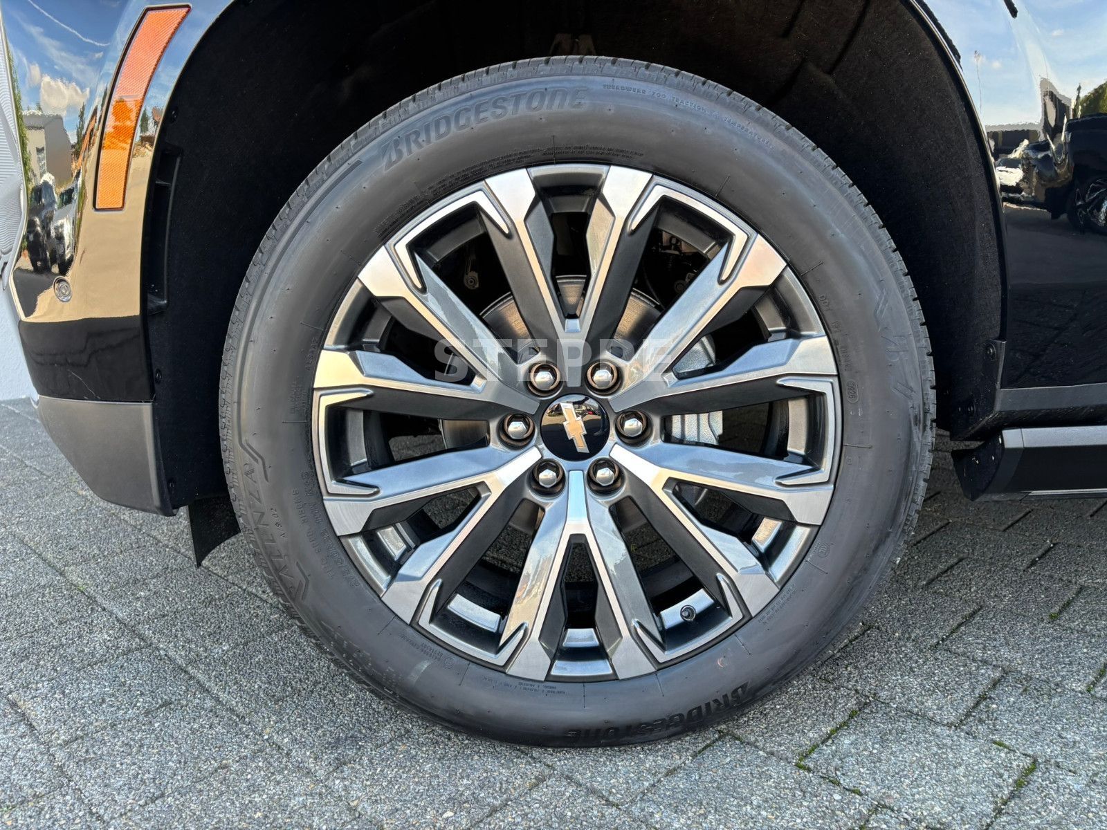 Chevrolet MY26 Suburban 6,2 High Country AHK  22" Luftfed.