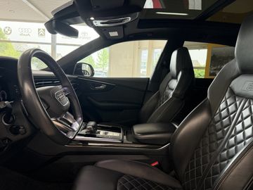 Audi Q8 - 10
