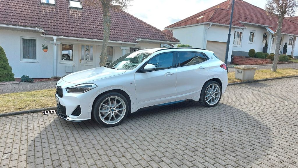 Image of BMW X2