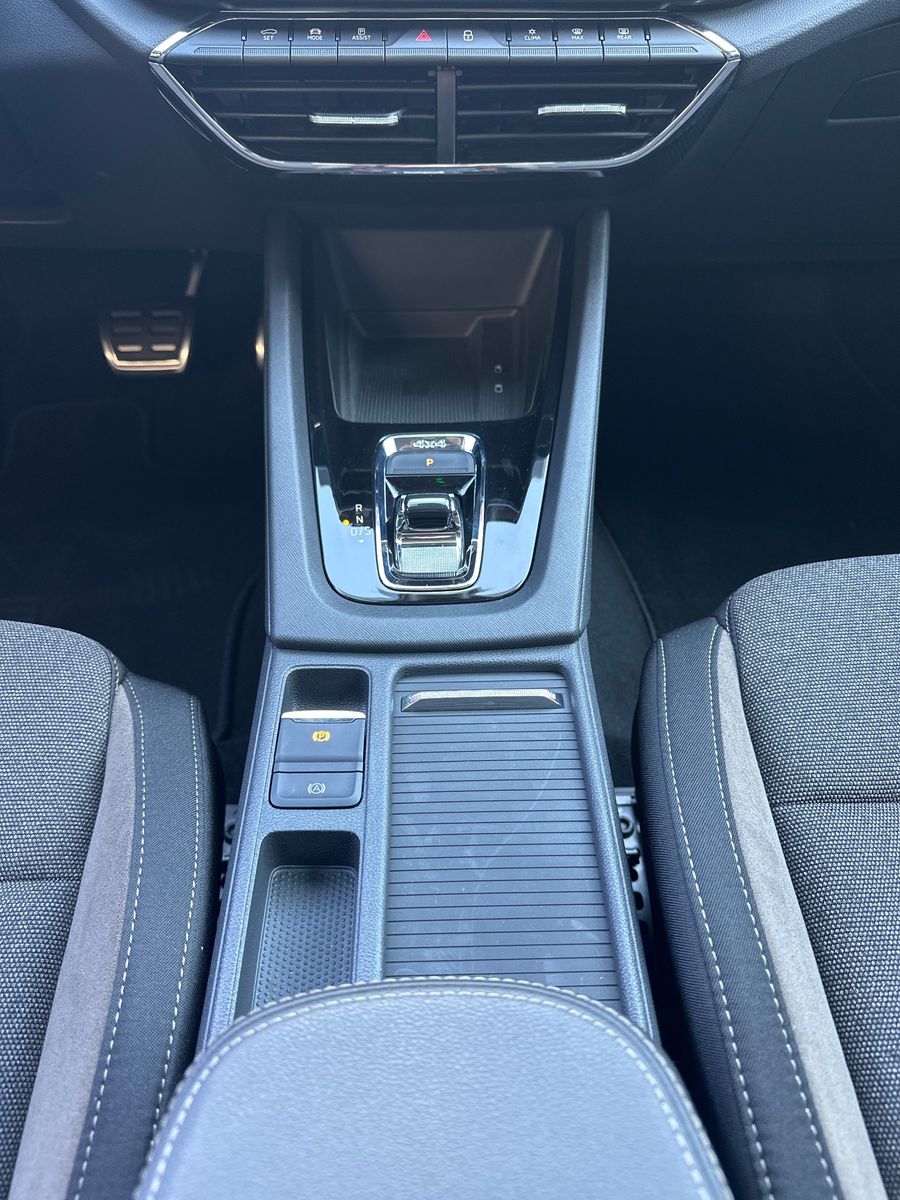 Fahrzeugabbildung SKODA Octavia Combi 2.0 TDI DSG 4x4 Scout NAV+LED+AHK