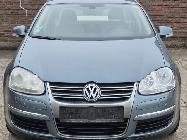 Volkswagen Jetta 2.0 TDI DSG DPF Comfortline+Navi+PDC+AHK+