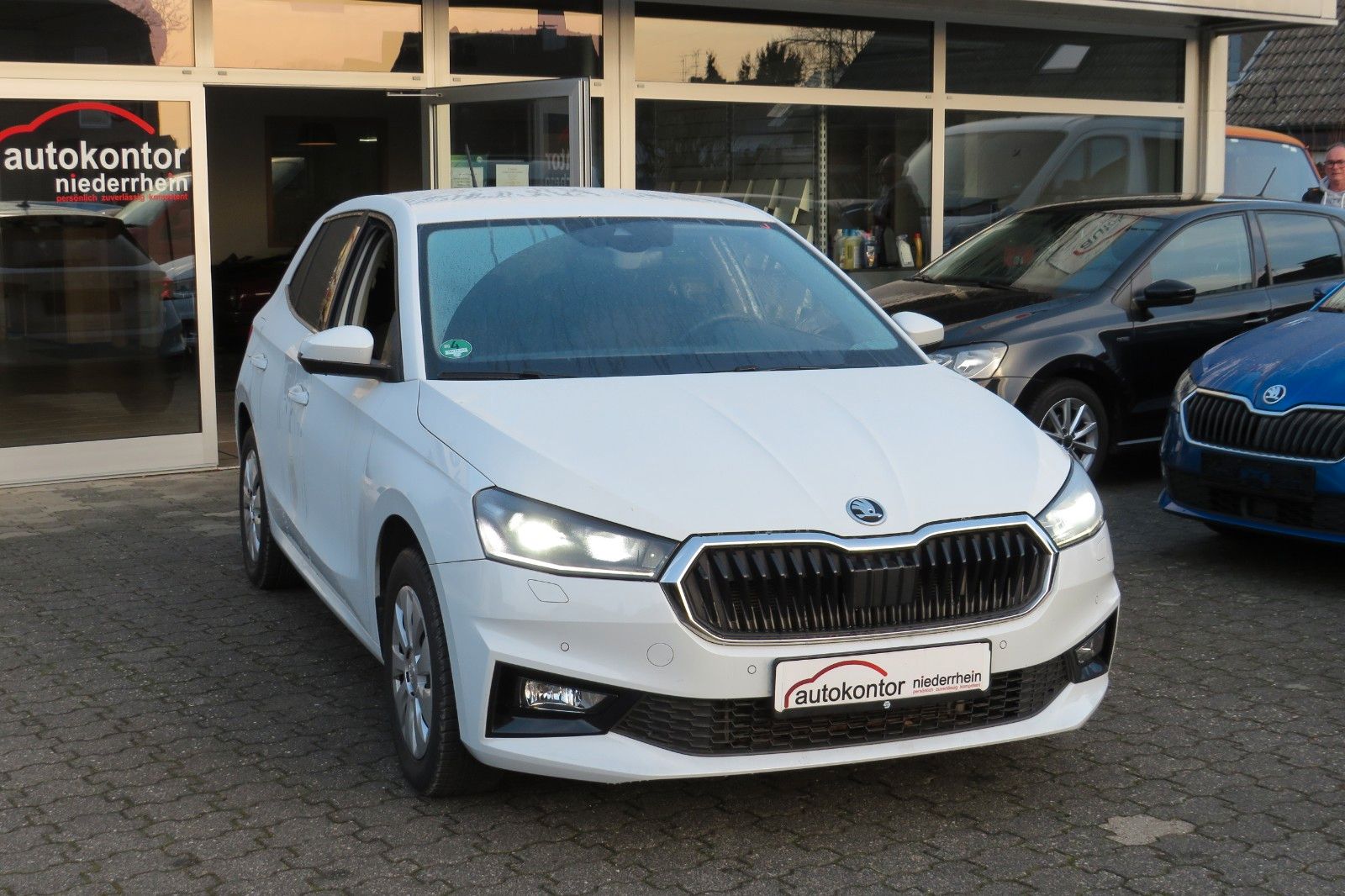 Fahrzeugabbildung SKODA Fabia SPORT DSG 17`SCHWARZ KESSY BI-LED PDC 1.H