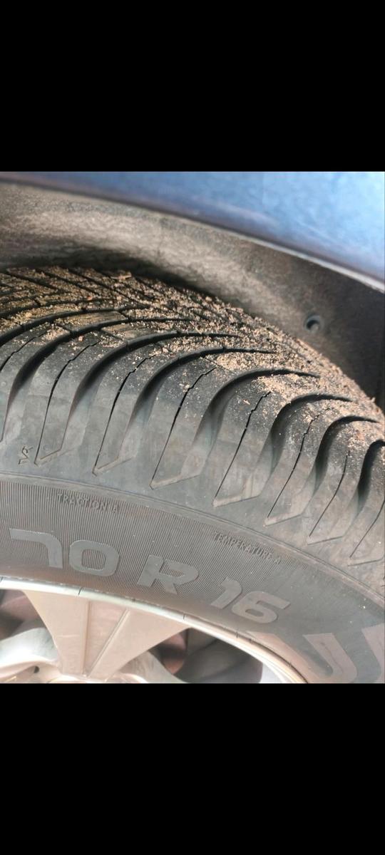 Peugeot 4007 2008 — photo 9