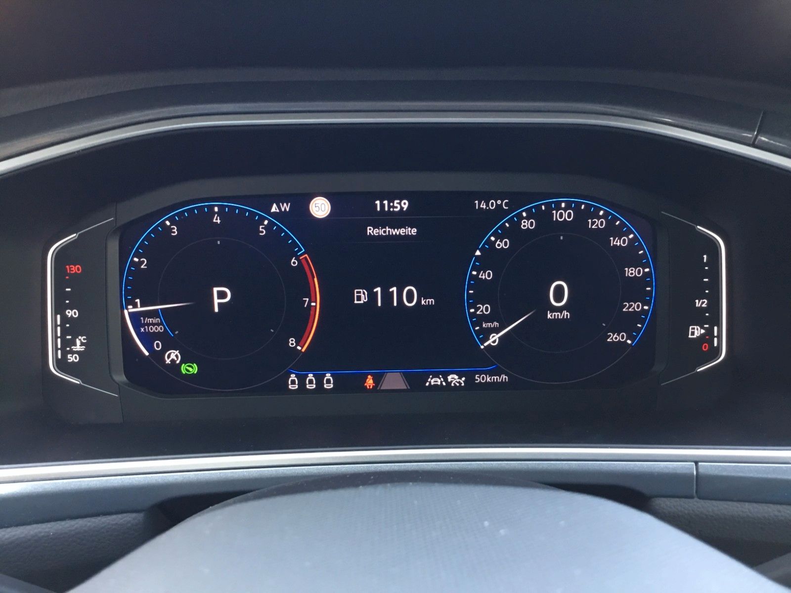 Fahrzeugabbildung Volkswagen T-Roc 1.5 TSI DSG Style+AHK+MatrixLED+ACC+Pano