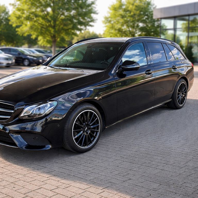 Image of Mercedes-Benz E 300