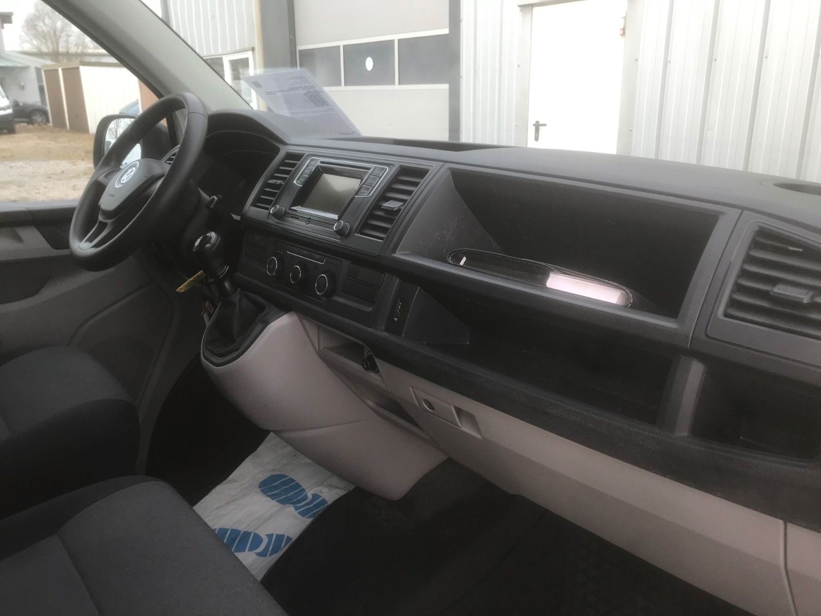 Fahrzeugabbildung Volkswagen T6 Transporter Kasten-Regale,AHK,SHg