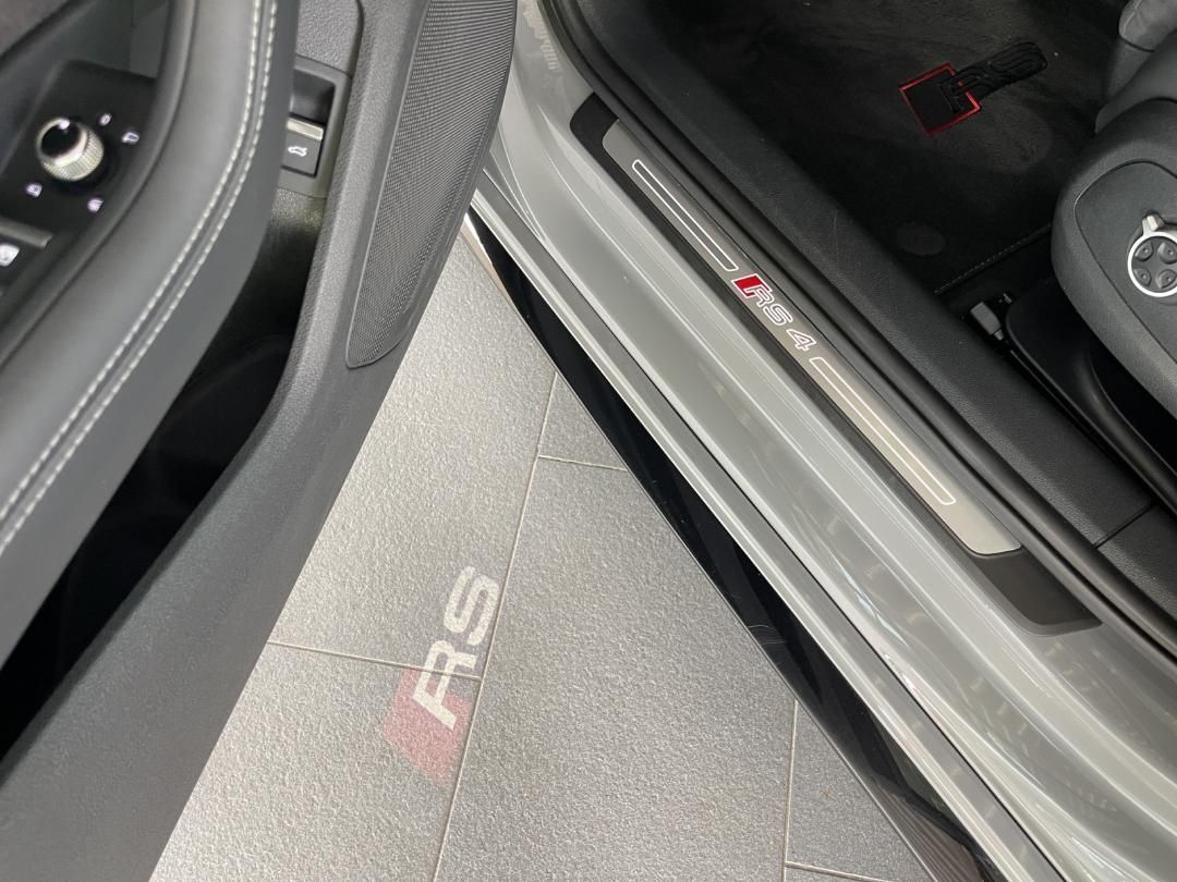 Fahrzeugabbildung Audi RS 4 Avant 2.9 quattro TFSI RS-AGA, MATRIX, Navi
