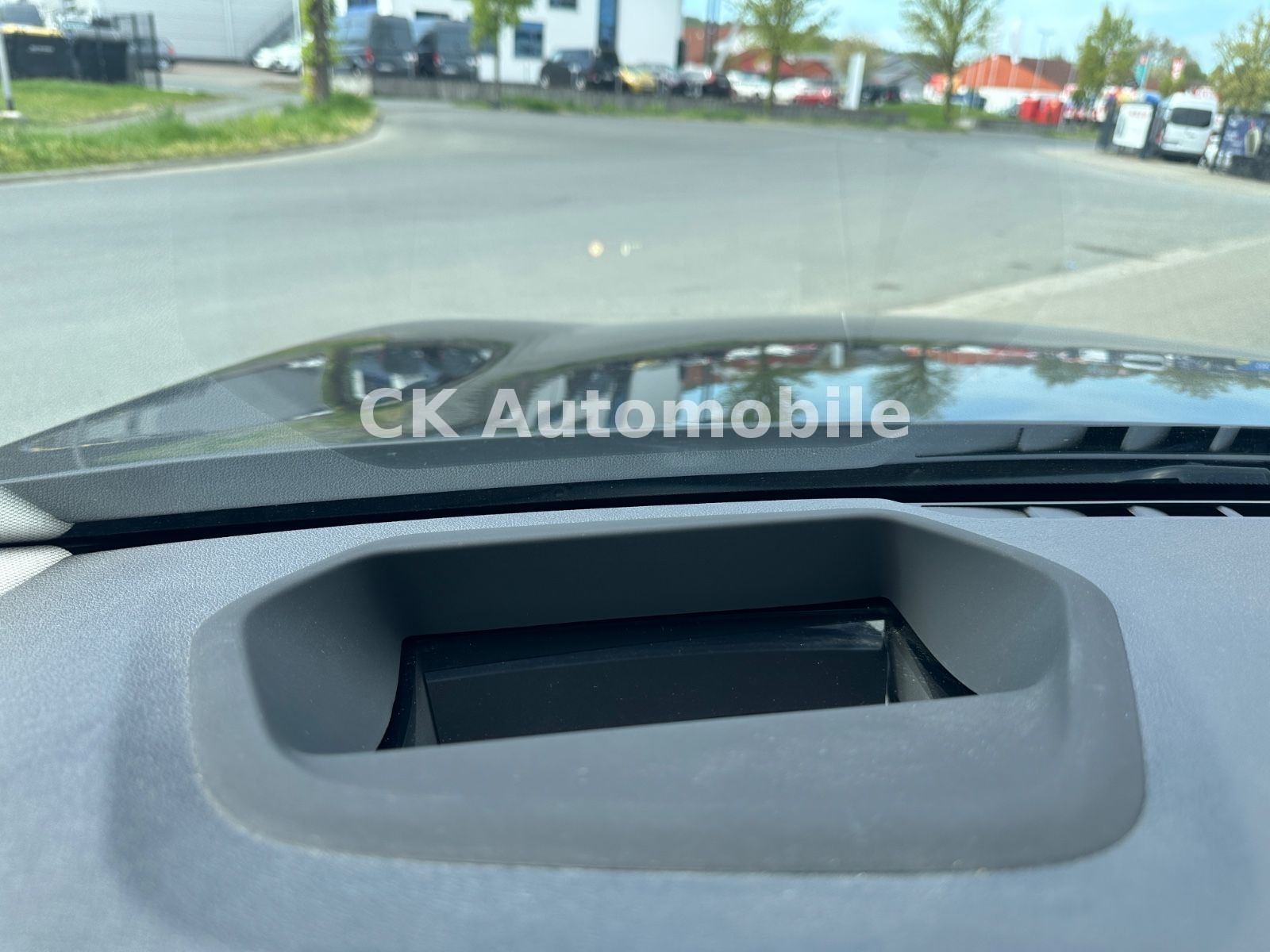 Fahrzeugabbildung BMW 520d Touring/Navi/Leder/Head-Up/Kamera/LED/ACC