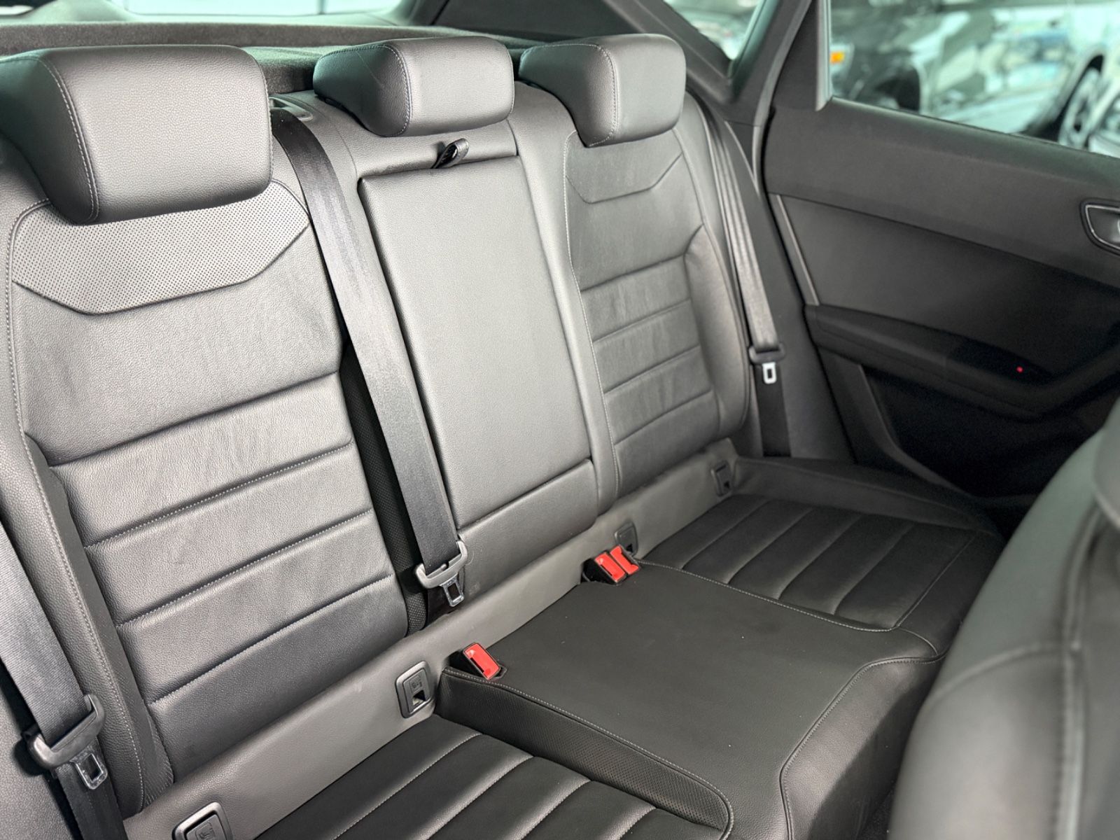 Fahrzeugabbildung SEAT Ateca 2.0 TDI Xcellence 4Drive 360°-Kamera ACC
