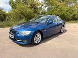 BMW 330d Coupé e92 Montegoblau metallic - BMW 3er Reihe mit Diesel-Antrieb: Sportwagen, Automatik