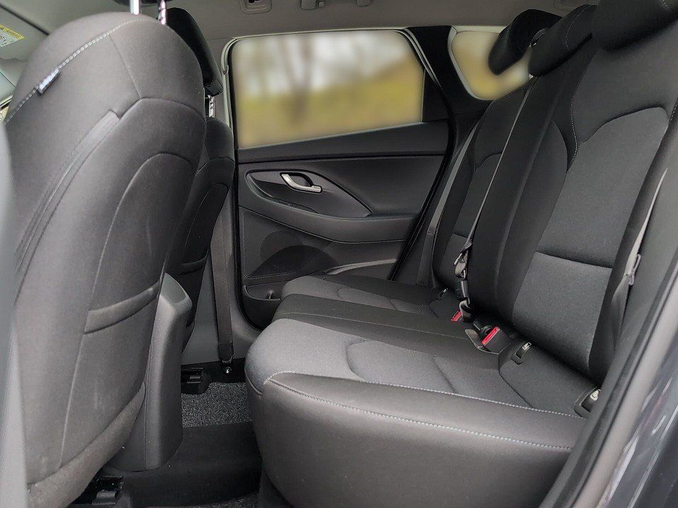 Fahrzeugabbildung Hyundai i30 KOMBI 1.6 CRDi EDITION 30 GARANTIE-02/29 SHZ