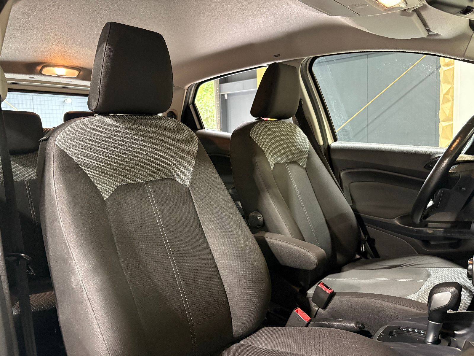 Fahrzeugabbildung Ford EcoSport Trend/8-FACH&SHZ/KLIMA/NAVI/PDC