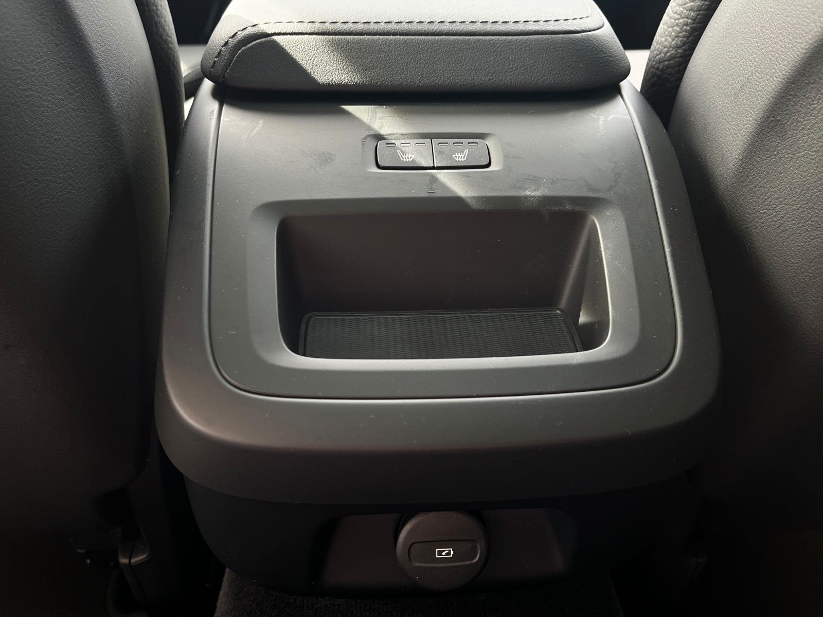 Volvo V60 B4 Plus Dark foto 23