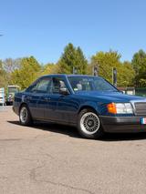 Mercedes-Benz W124 mit H-Kennzeichen und tüv - Mercedes-Benz W124 aus dem Jahr 1987