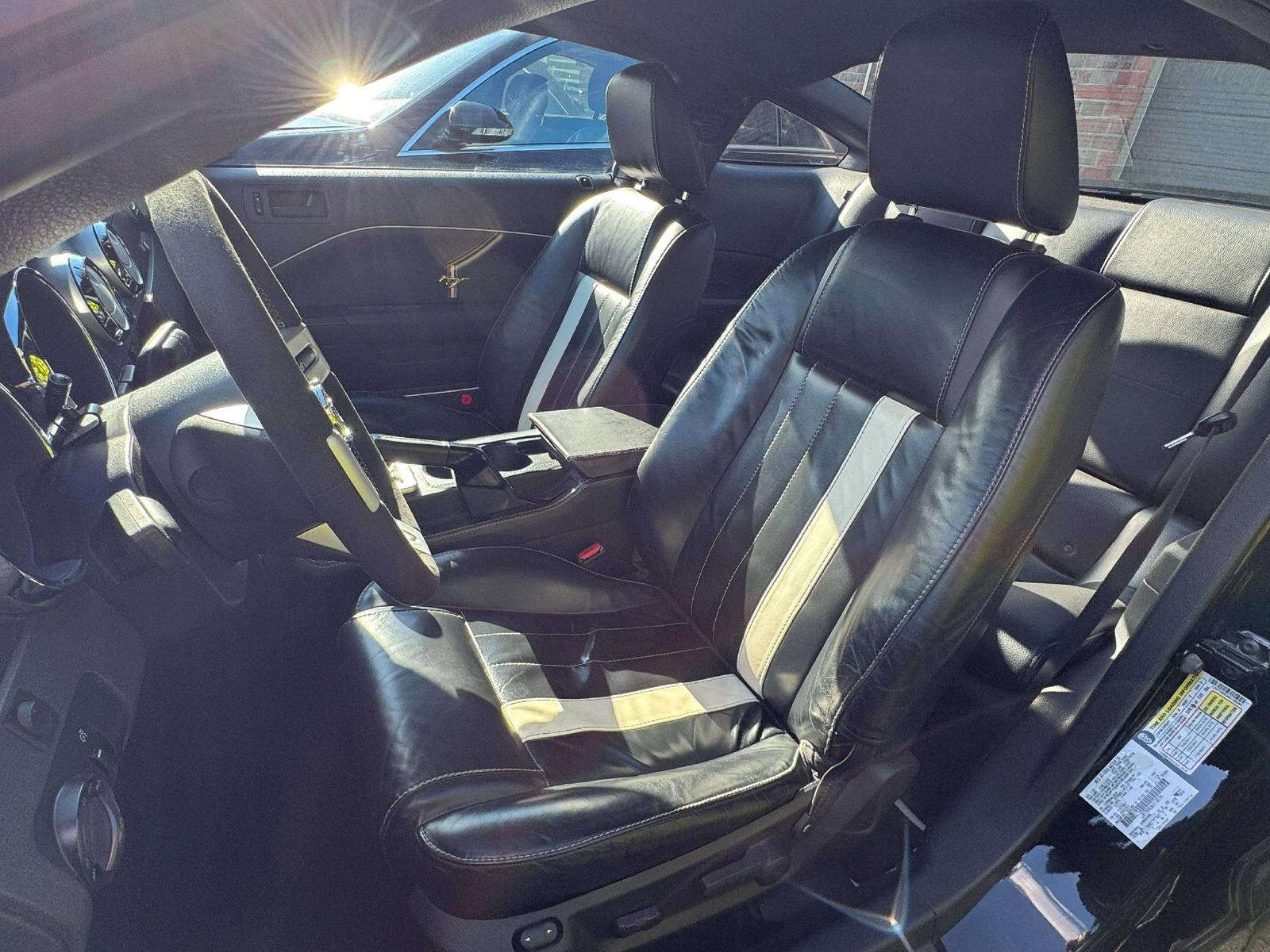 Ford Mustang Pony Paket mit Schaltgetriebe
