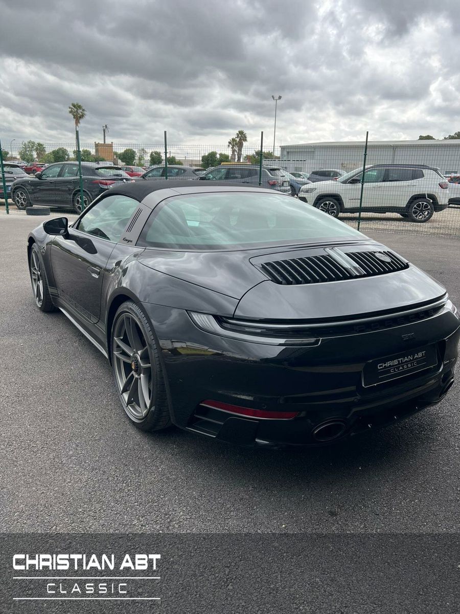 Fahrzeugabbildung Porsche 992 GTS Targa 50th Anniversary