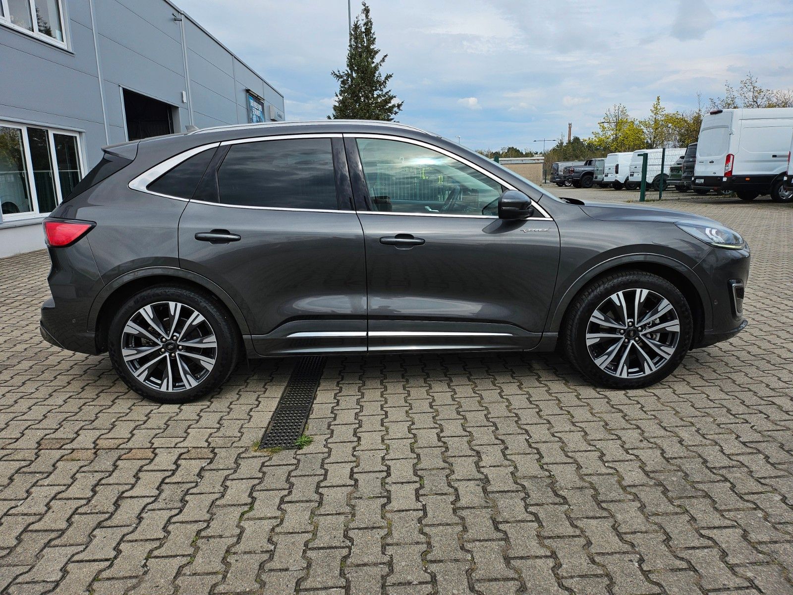 Fahrzeugabbildung Ford Kuga Plug-In Hybrid Vignale