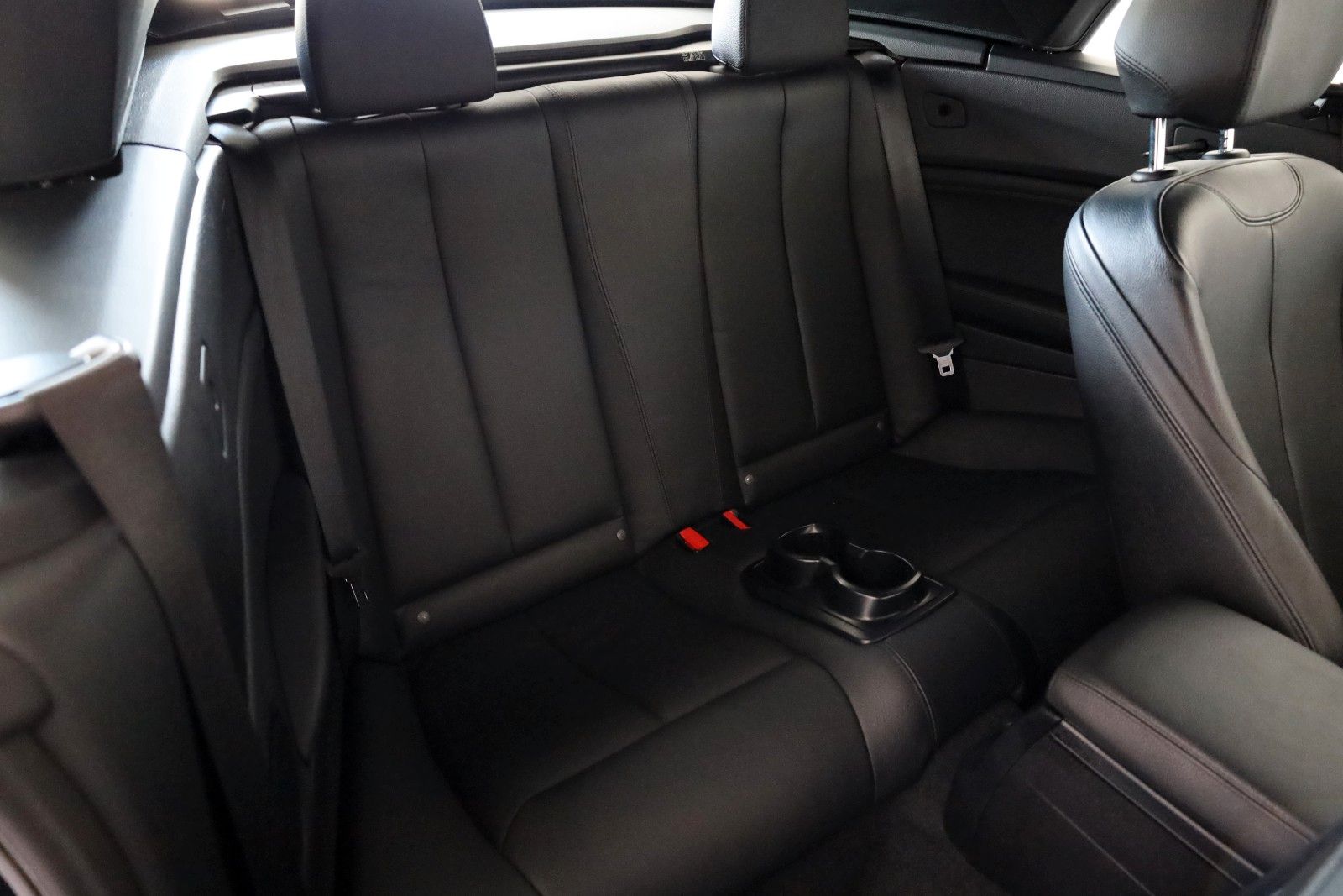 Fahrzeugabbildung BMW 220 i Cabrio M Sport,Navi Prof.,Kamera,Xenon