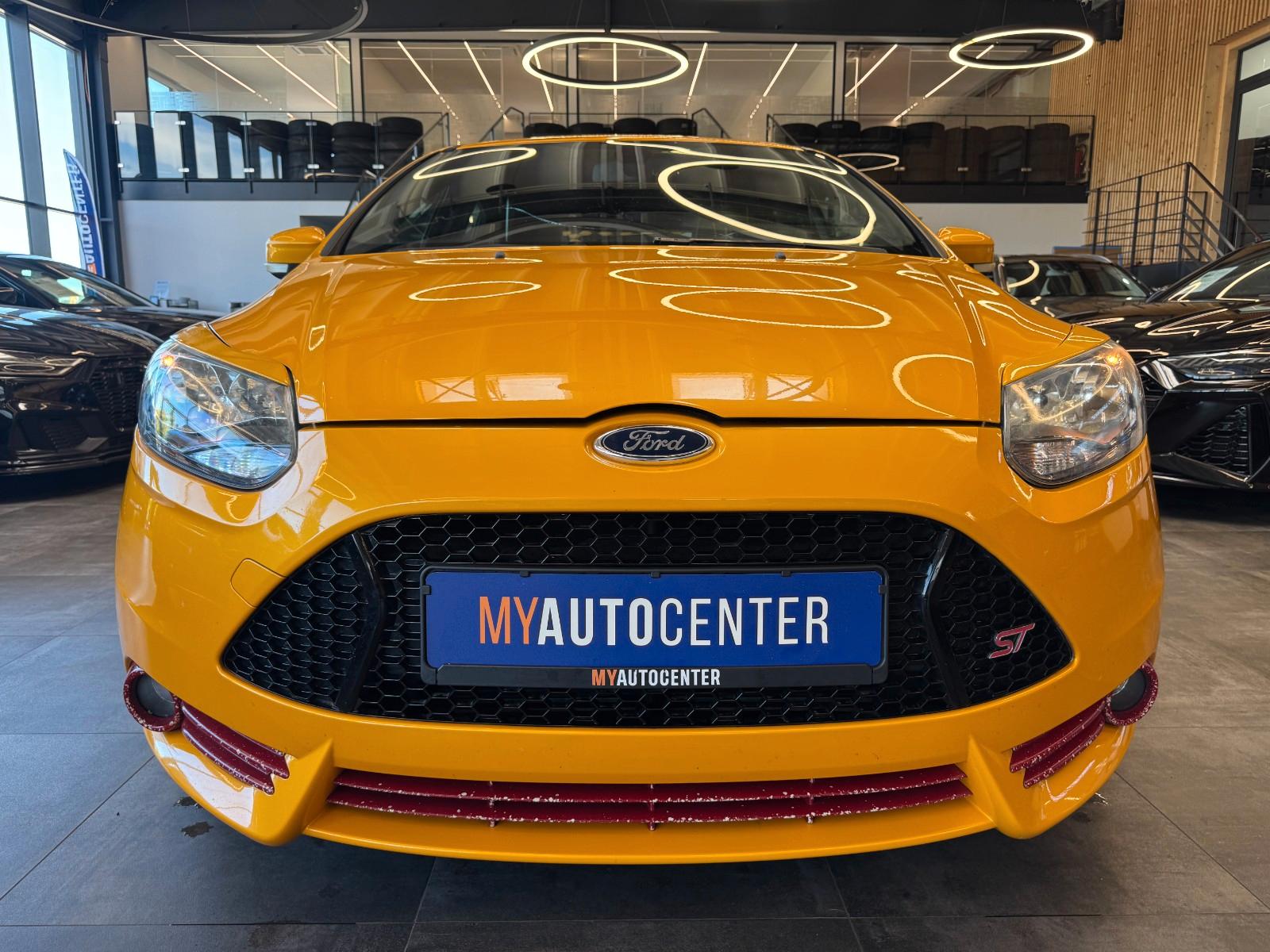 Ford Focus ST 2.0 EcoBoost 250 ch BVM / Recaro / Cuir / Sièges chauffants / Pack Sport