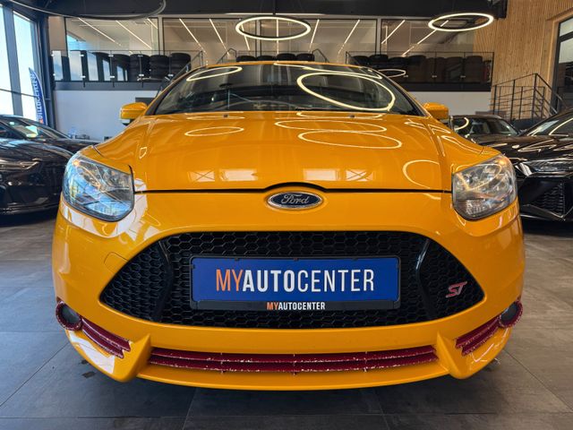 MYAUTOCENTER – Gebraucht- und Jahreswagen mit Werkstattservice in Pfaffenhofen Ford Focus *RECARO*SPORT*SitzHZ*2-ZONEN*TÜV 0127*