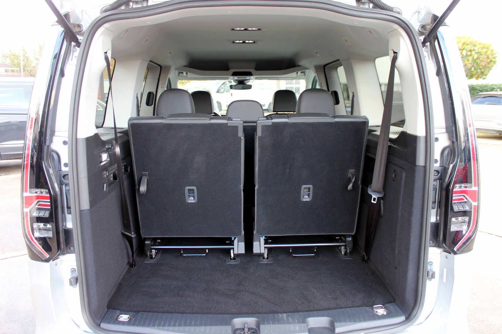 Fahrzeugabbildung Volkswagen Caddy Maxi Style Kombi 7-Stz. DSG ACC KAM AHK