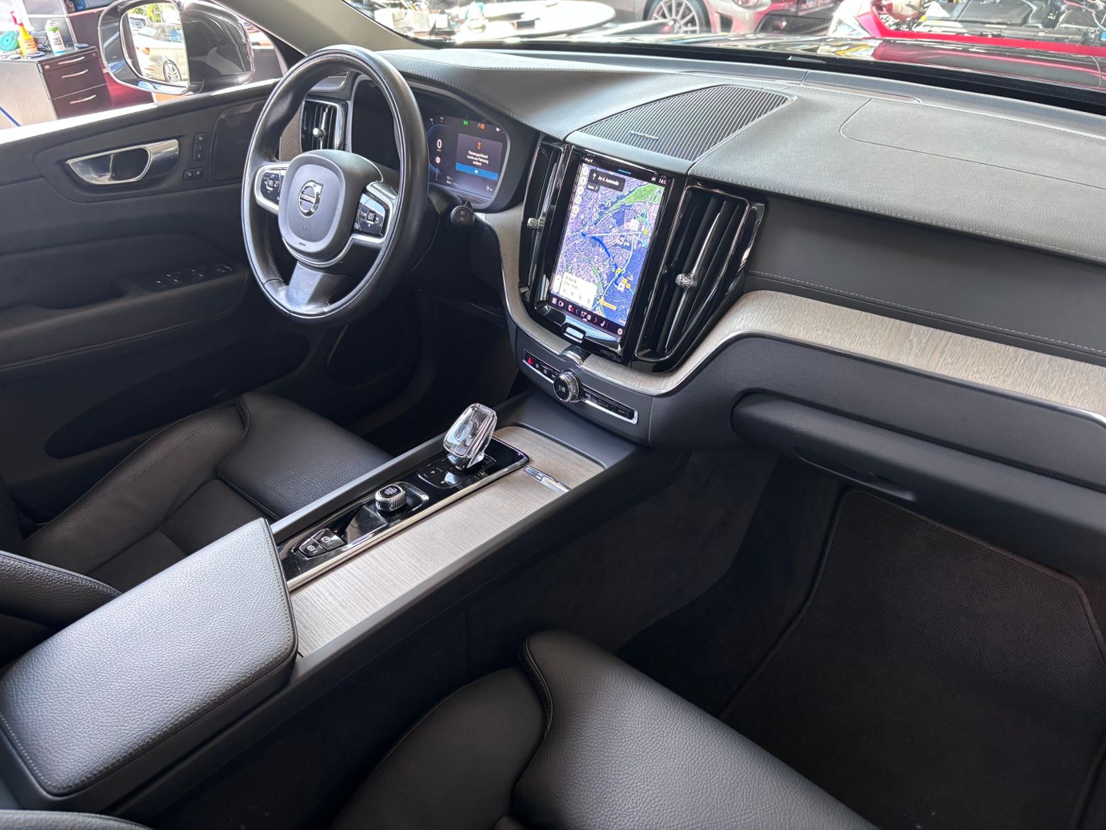 Fahrzeugabbildung Volvo XC60 Inscription AWD AHK H/K ACC MEMORY 20"