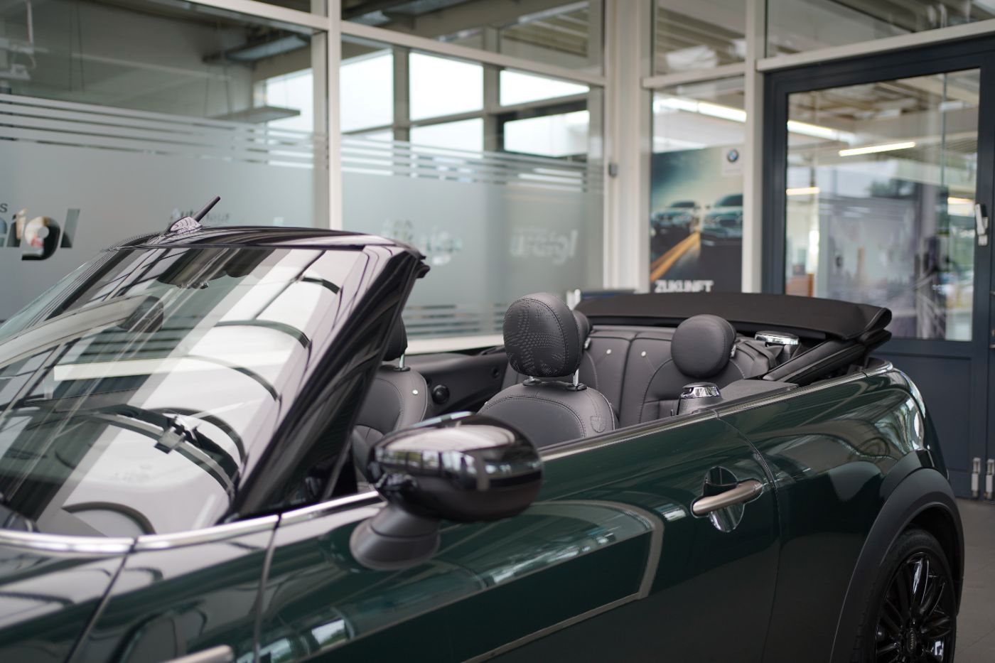 Fahrzeugabbildung MINI Cooper S Cabrio Parkassist+LED+HeadUp+Komfortzug