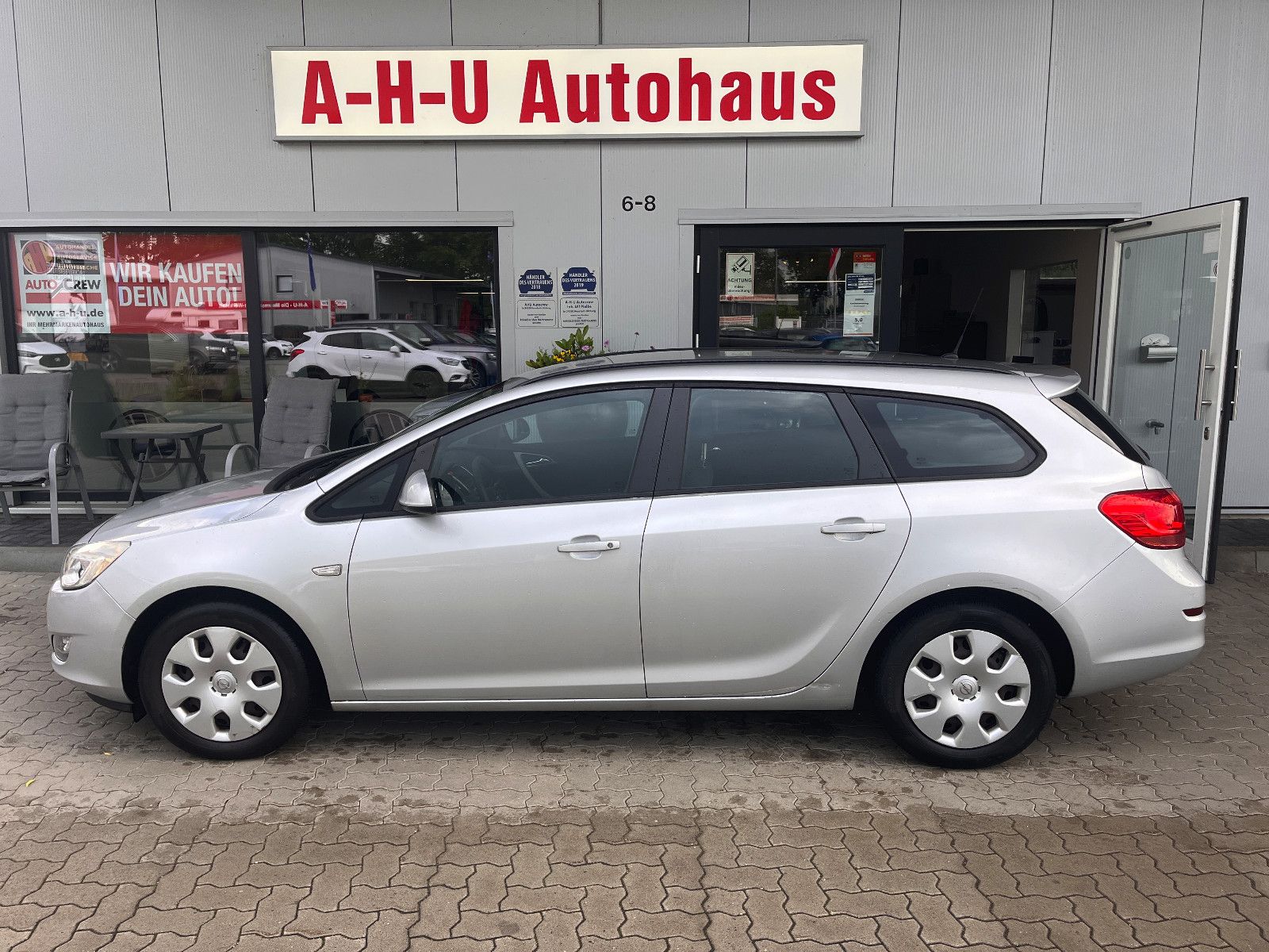 Fahrzeugabbildung Opel Astra J ST Selection 1.3 CDTi leichter Frontsch.