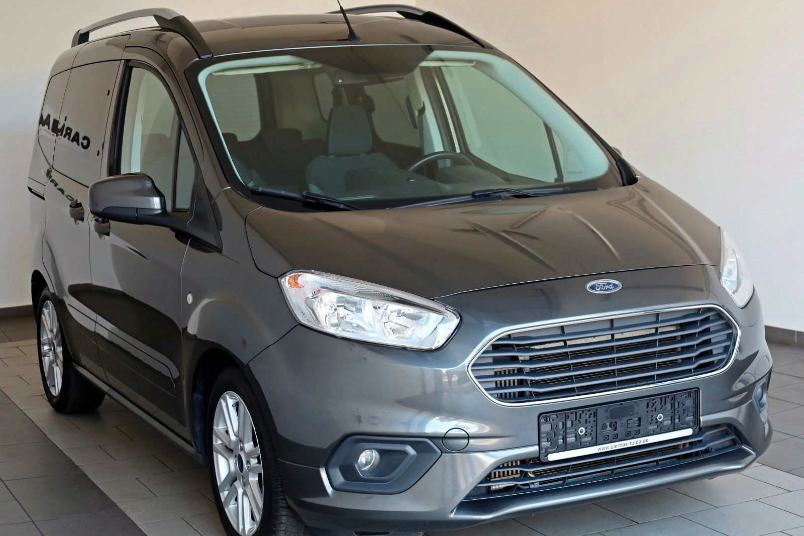 Fahrzeugabbildung Ford Tourneo Courier Titanium SH,GRA,Apple CarPlay