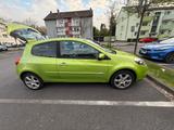 Renault Clio Exception 1.6 16V 82kW Automatik Exception - Renault Clio Exception mit Benzin-Antrieb