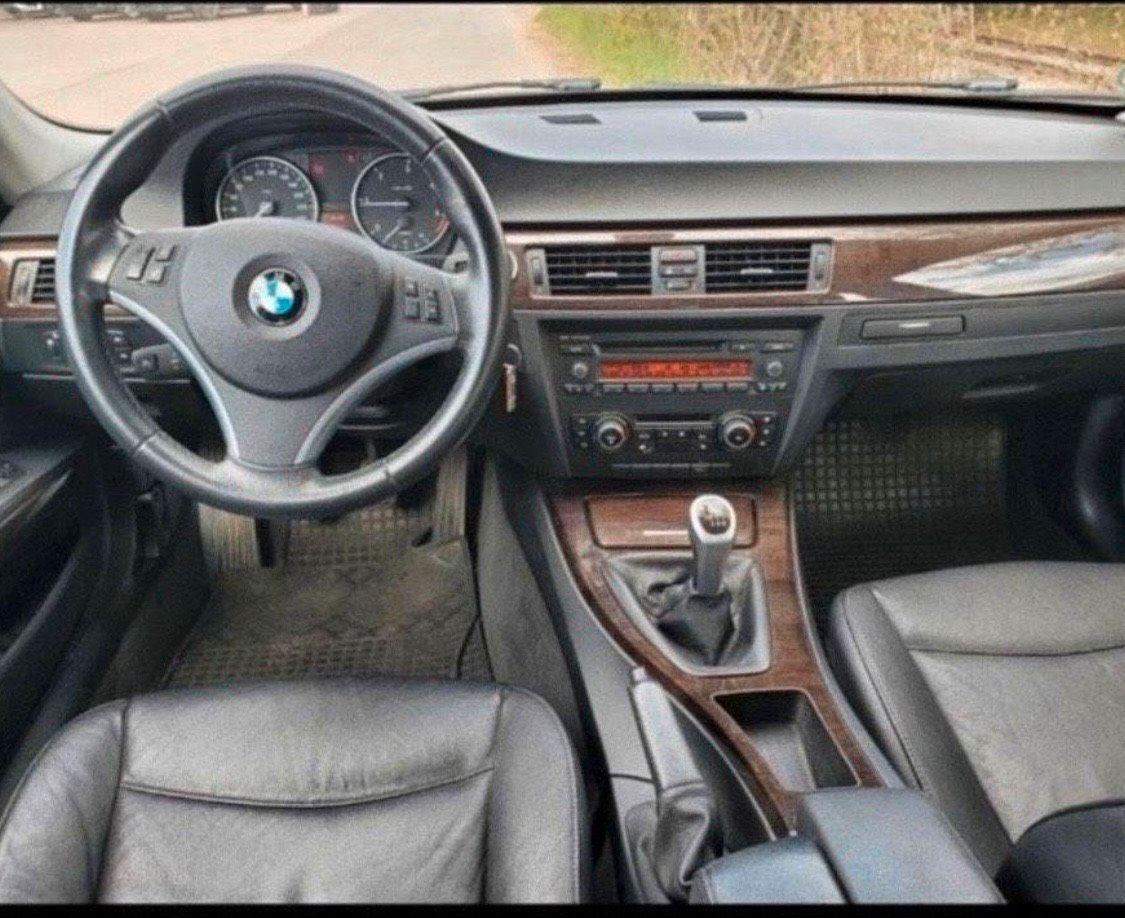 BMW 318 2011 — photo 6