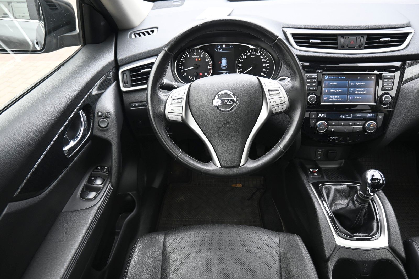 Fahrzeugabbildung Nissan X-Trail  1.6 DIG-T Schalter Tekna 4x2*360°*Pano