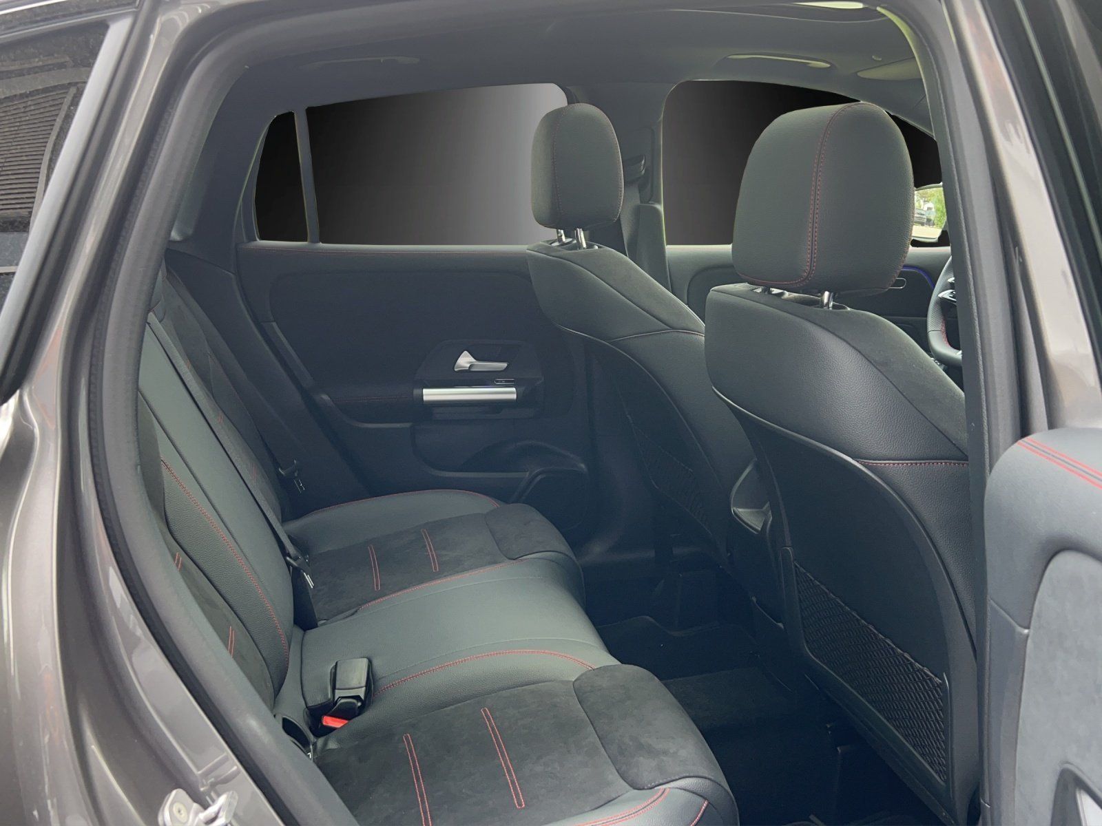 Fahrzeugabbildung Mercedes-Benz GLA 200 d AMG Pano 360° DISTRO KeyGO NIGHT