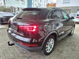 Audi Q3 2.0TDI Quattro S-tronic design LED/NAVI/KAMER - Audi Q3 mit Diesel-Antrieb: Geländewagen, Automatik