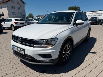 Volkswagen Tiguan - 1