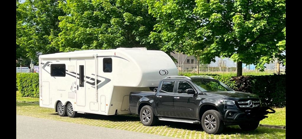 Mercedes-Benz X 350